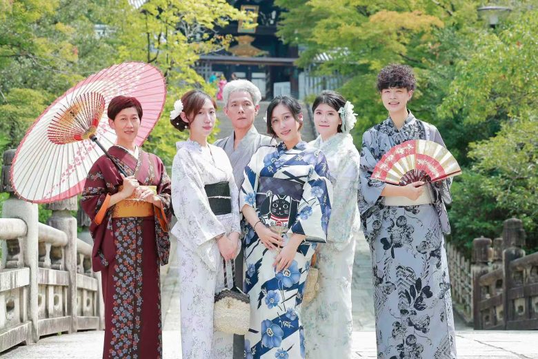 着物で散策へ出発